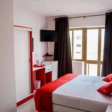 Reno's Guest house 3*